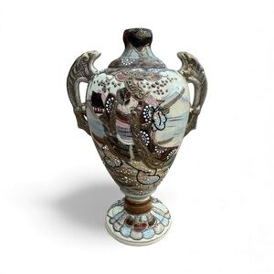 Antique Japanese Satsuma Moriage Handpainted Vase